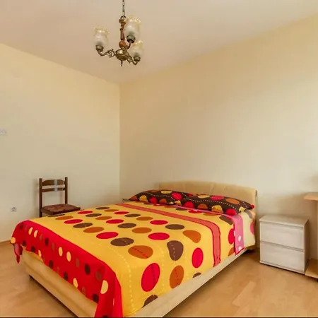 Apartment Madrugada Seget Vranjica