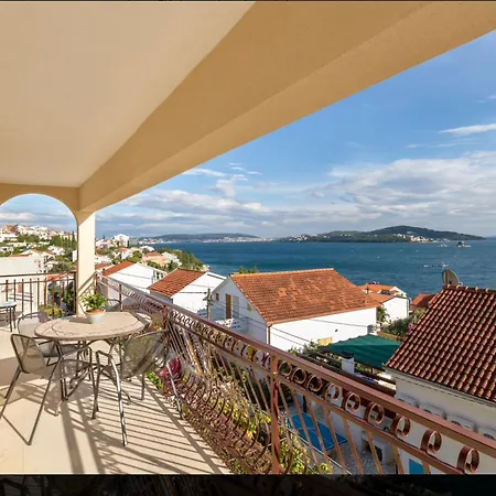 Madrugada Apartment Seget Vranjica